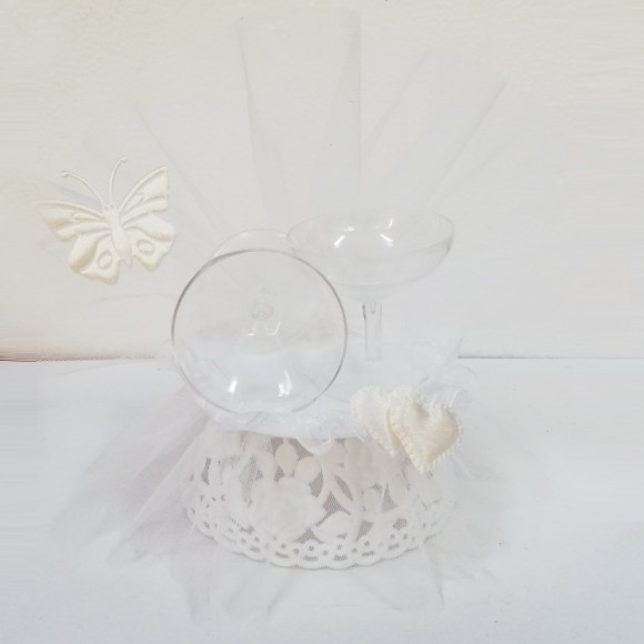 Сватбена фигурка - Чаши с пеперуда на подиум